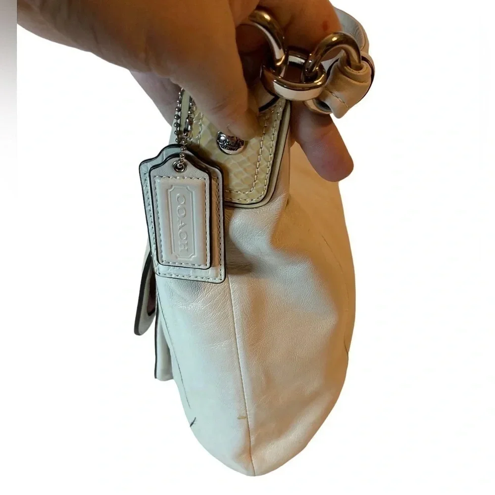 COACH Vintage Leather Shoulder Bag Pearl White Cream